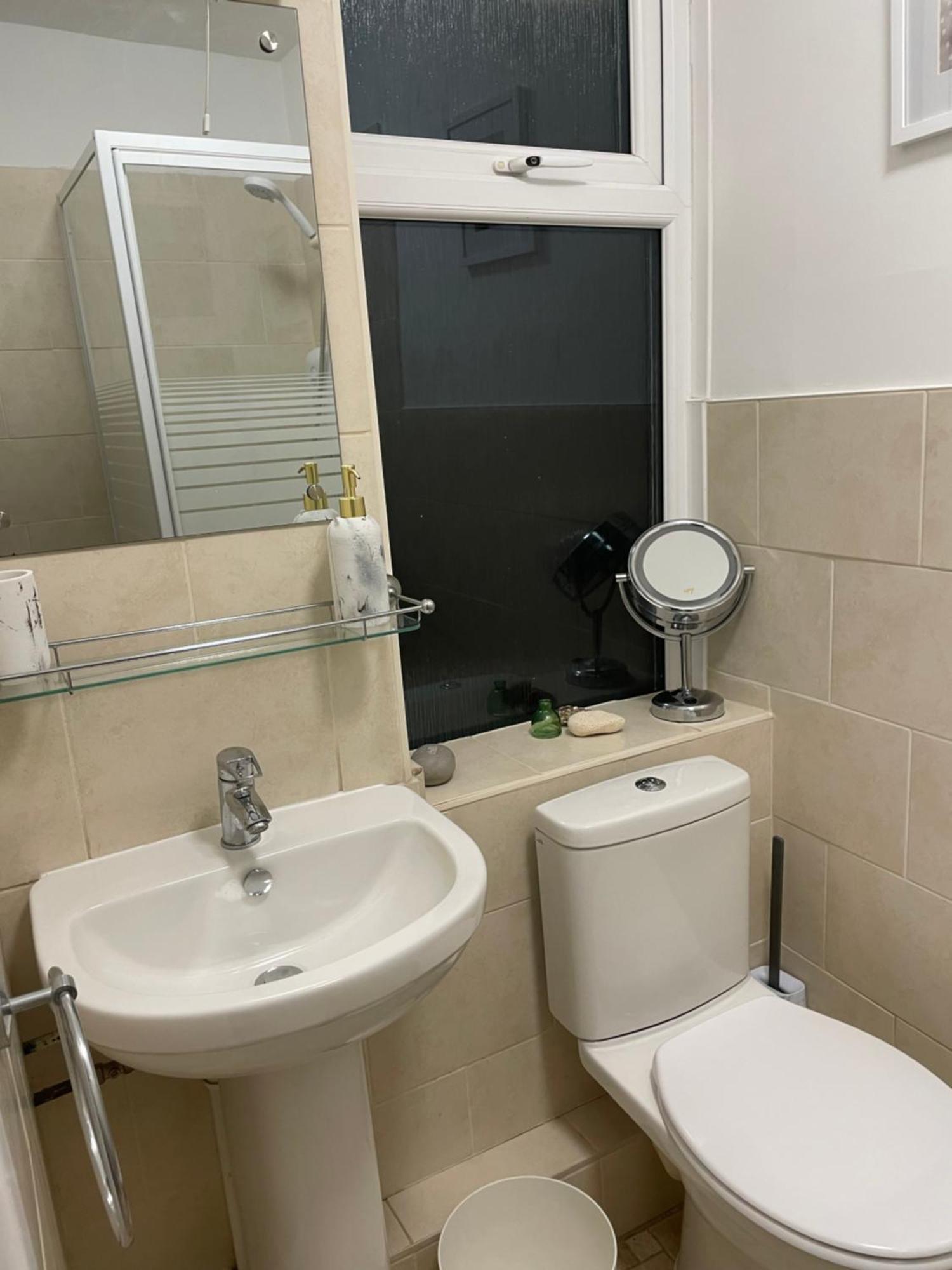 Cute 1 Bed Apartment 2 Mins From The Sea - Sleeps 4, Flat 8 The Gables, Church Street, ليم ريجيس المظهر الخارجي الصورة