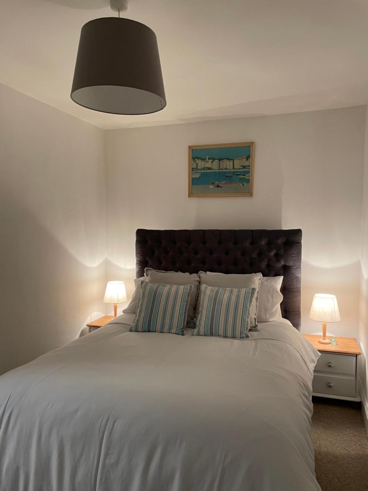 Cute 1 Bed Apartment 2 Mins From The Sea - Sleeps 4, Flat 8 The Gables, Church Street, ليم ريجيس المظهر الخارجي الصورة