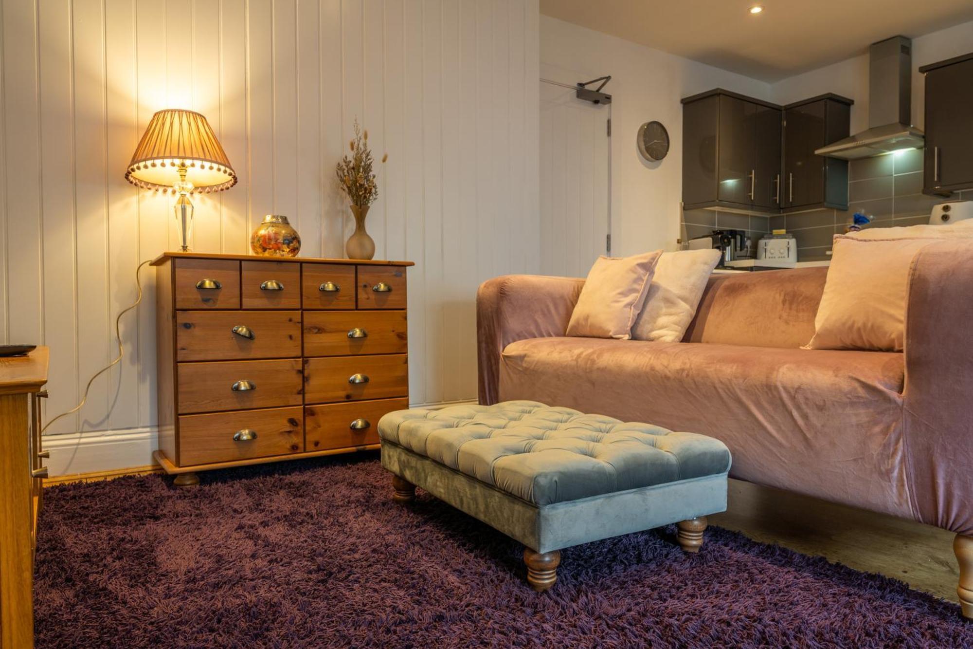 Cute 1 Bed Apartment 2 Mins From The Sea - Sleeps 4, Flat 8 The Gables, Church Street, ليم ريجيس المظهر الخارجي الصورة